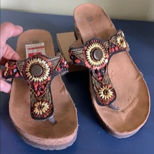 White mountain wedge flip flops